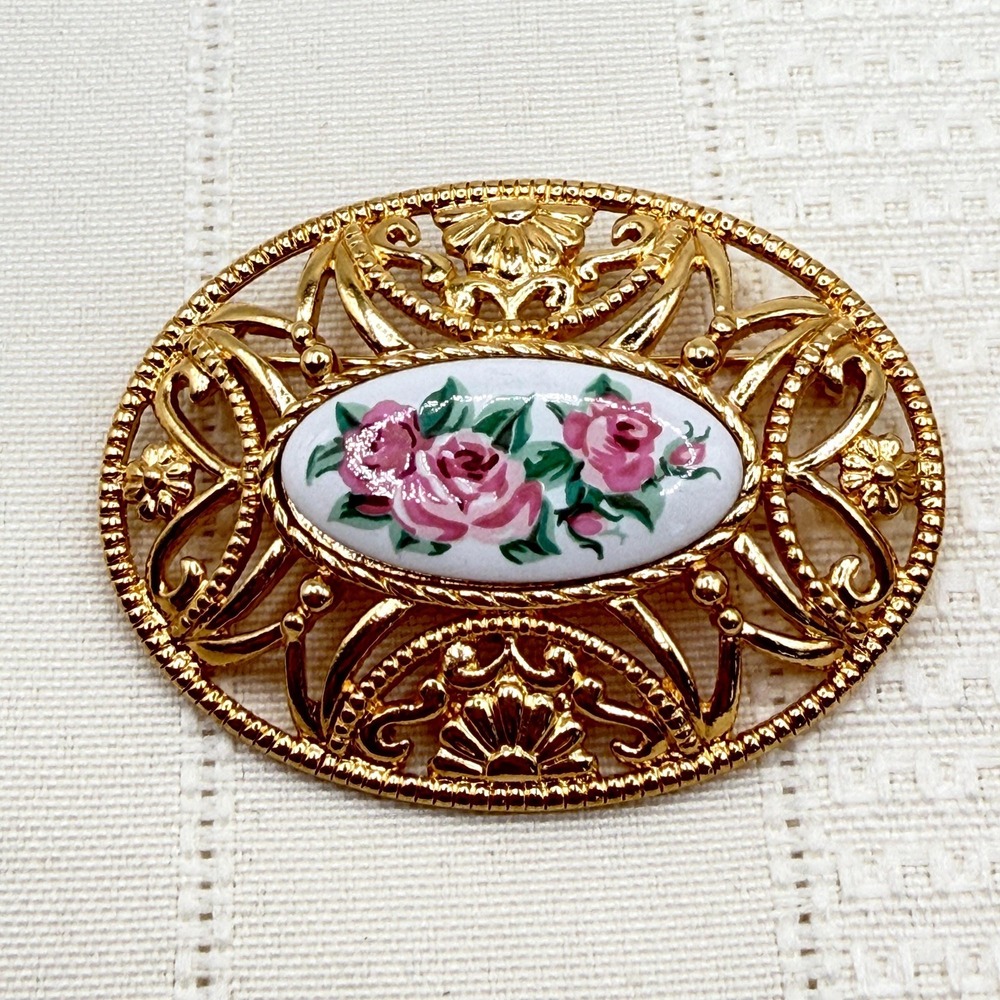 Vintage Avon Victorian Revival Gold Tone Filigree Roses Porcelain Cameo Brooch